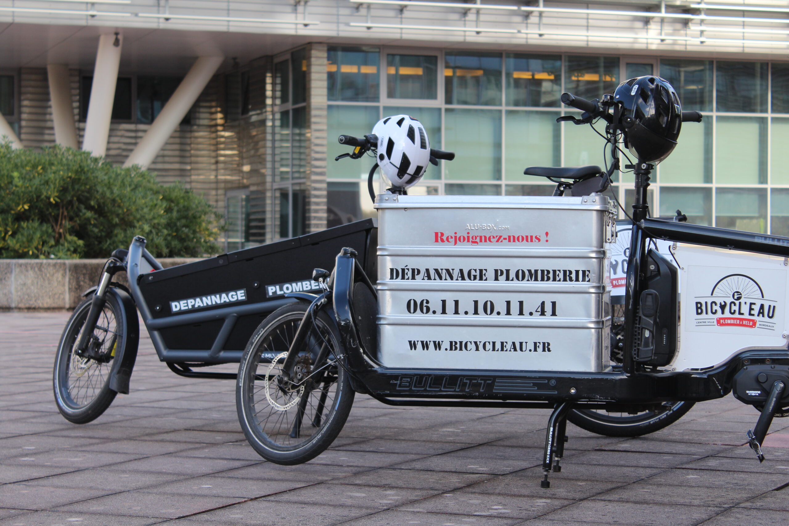 Le Vélo Révolutionne le Métier de Plombier en centre ville !